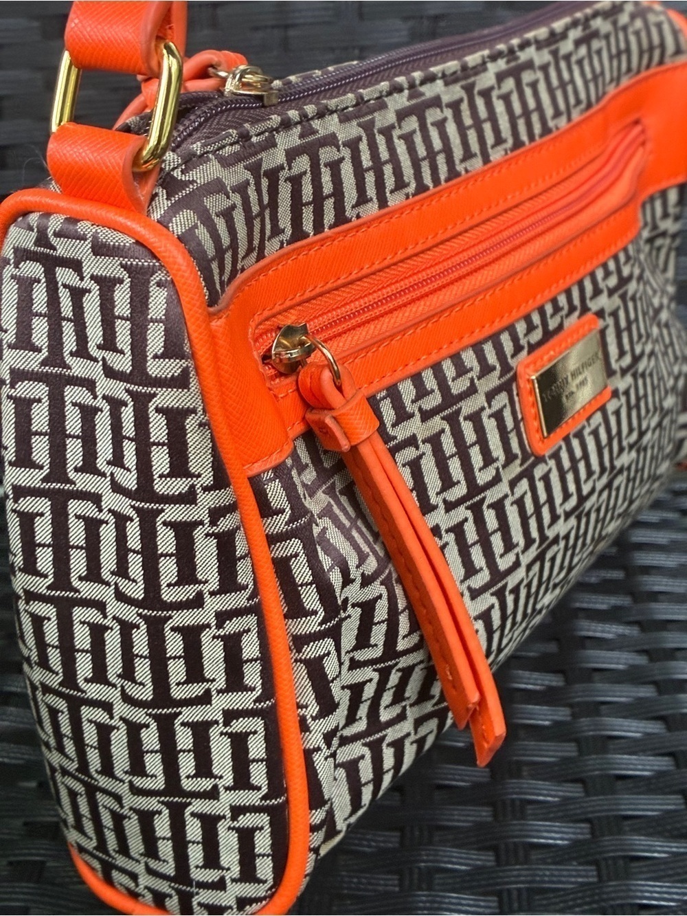 Tommy Hilfiger Brown Monogram Shoulder Bag with Orange Trim - Picture 7 of 11